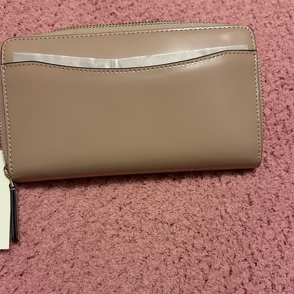 Tory Burch Beige Leather Wallet With ID Holder Inside - Picture 4 of 5